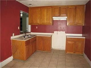 4th image of 1011 Lakeland Dr