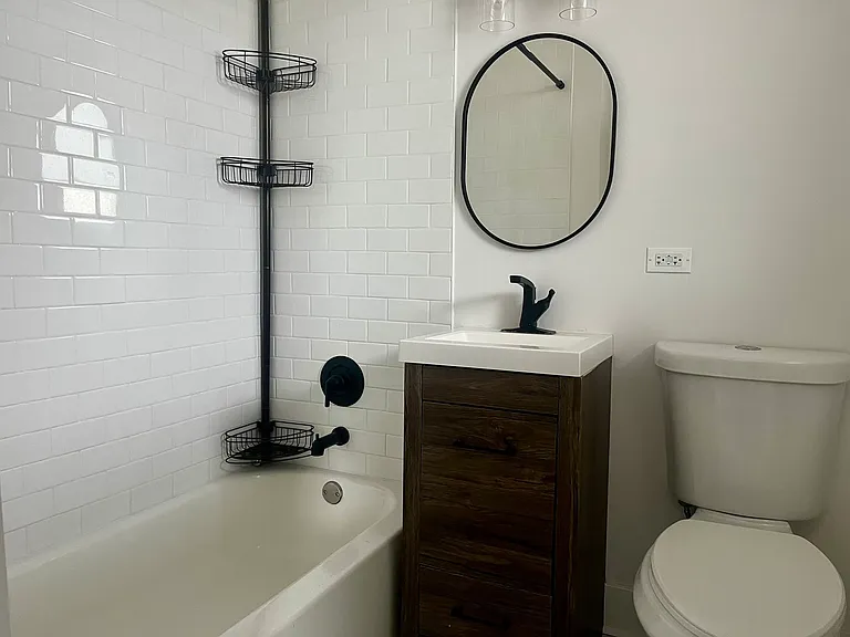 5325 N Damen Ave #1 — Photo 8