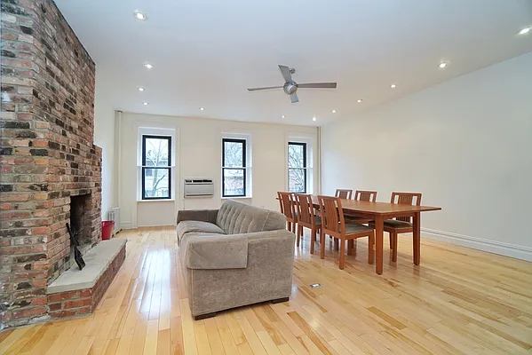 Sold by REMAX Elite | media 18