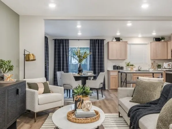 6121 SE 16th St, Gresham, OR 97080