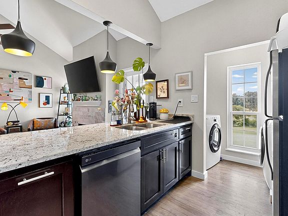 3rd image of 5981 Arapaho Rd APT 1304