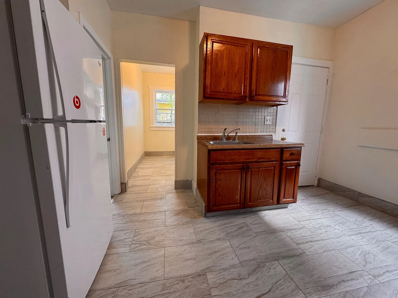 73 Highland St — Photo 4