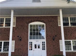 2842 Pease Dr APT 106, Rocky River, OH 44116