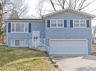 6606 Devonshire Dr NE, Cedar Rapids, IA 52402