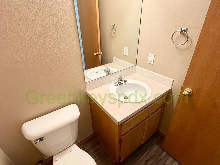 1022-1034 NE Lija Loop — Photo 14