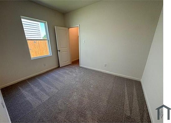 4th image of 121 Waterhouse Lake Dr