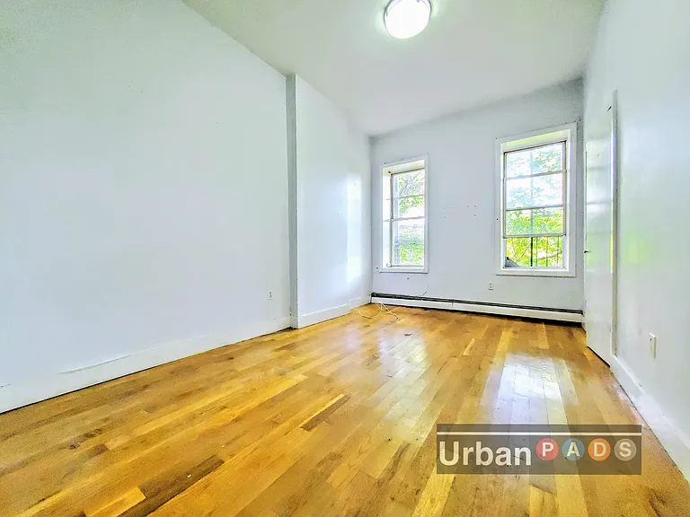 826 Halsey St #2E — Photo 9