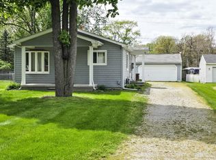 12929 Matthews St, Carleton, MI 48117