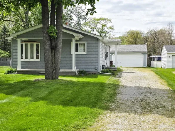 12929 Matthews St, Carleton, MI 48117