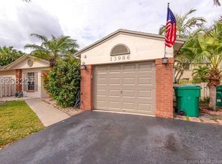 13986 Langley Pl, Davie, FL 33325