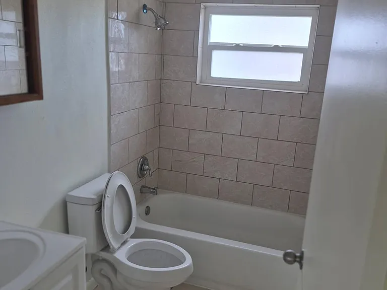 13934 Sommers Ave — Photo 4