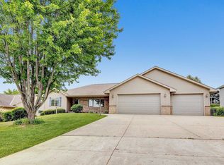 1411 Co Cos Run, Green Bay, WI 54313