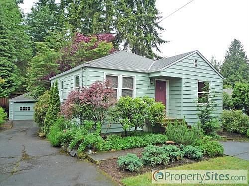 2nd image of 3023 NE 90th St