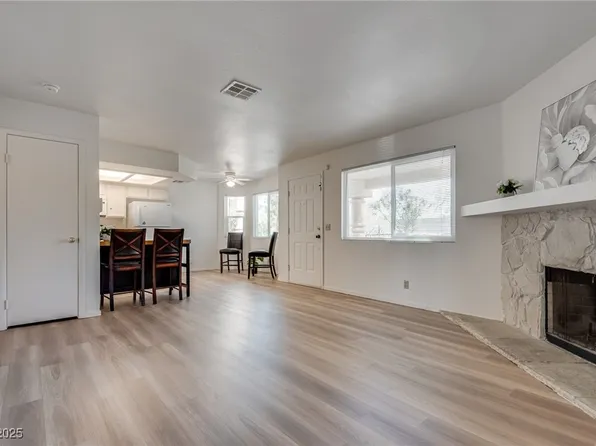 904 Rockview Dr Unit 102, Las Vegas, NV 89128