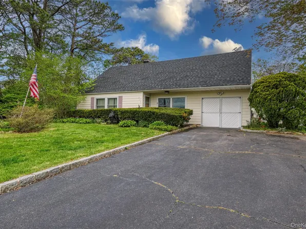 275 Southaven Avenue, Medford, NY 11763