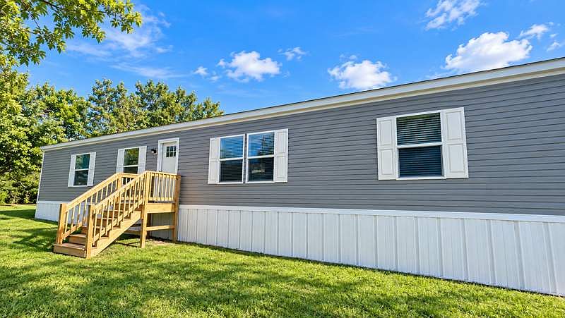 1st image of 464 Bracey Cir