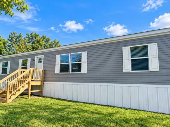 464 Bracey Cir, Windsor, VA 23487