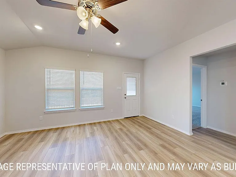 1240 Hickory Ln — Photo 5