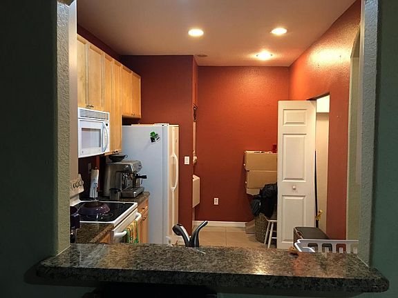 4th image of 3501 Merrick Ln #1311