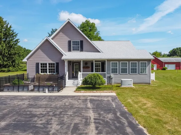 7337 Howe Rd, Bath, MI 48808