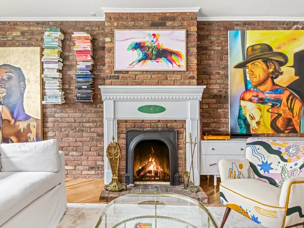 347 West 22nd Street image 4 of 11