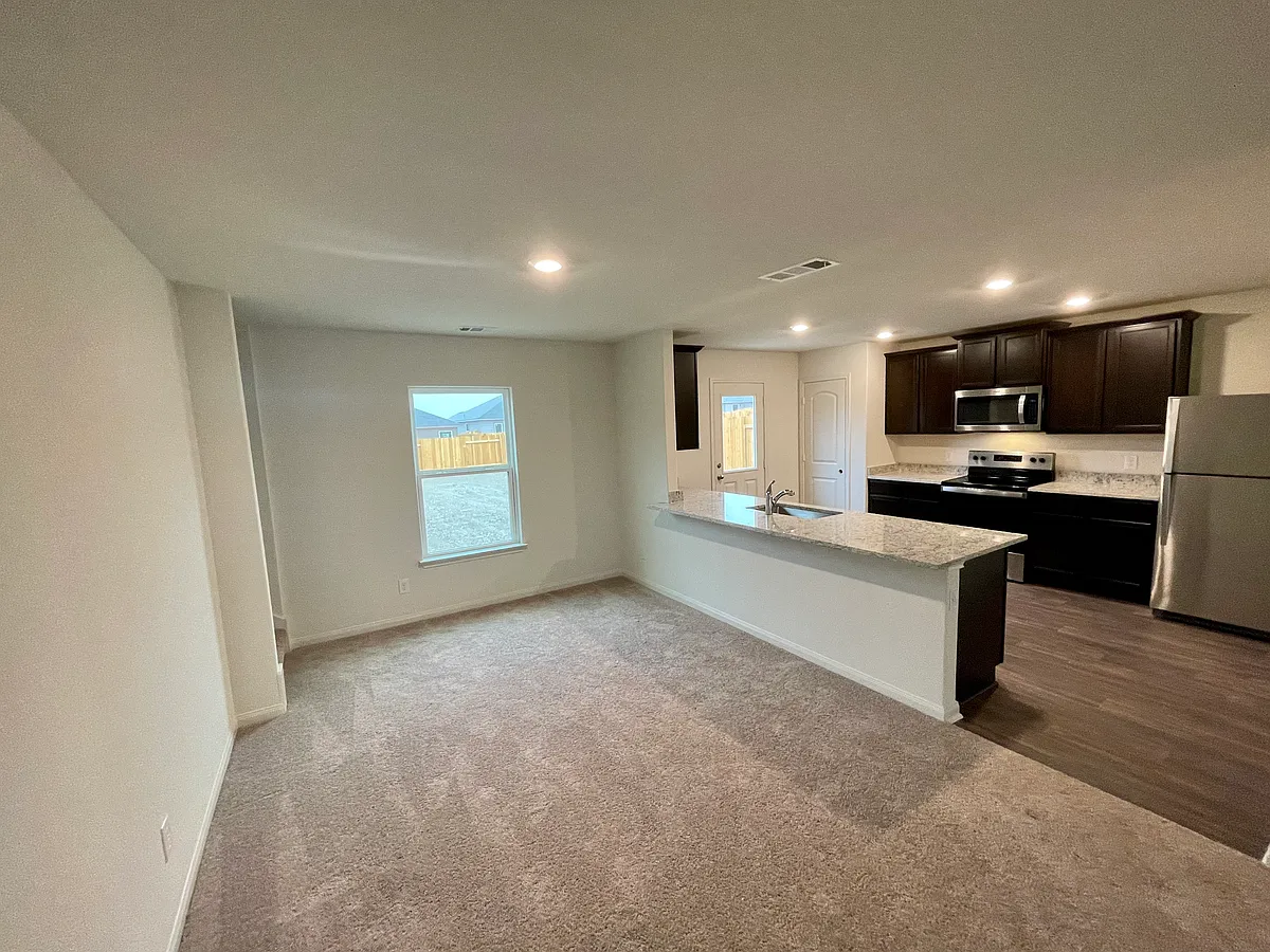 Building Photo - 209 Allington Cir