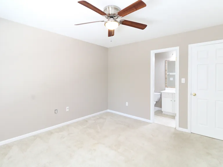240 Cleveland Rd #440 — Photo 11