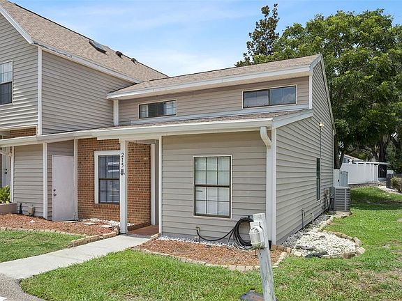 2nd image of 215 ARBOR CIRCLE
