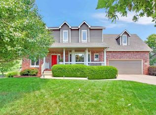 318 E Lakecrest Dr, Andover, KS 67002