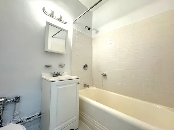 401 East 58th Street image 3 of 3