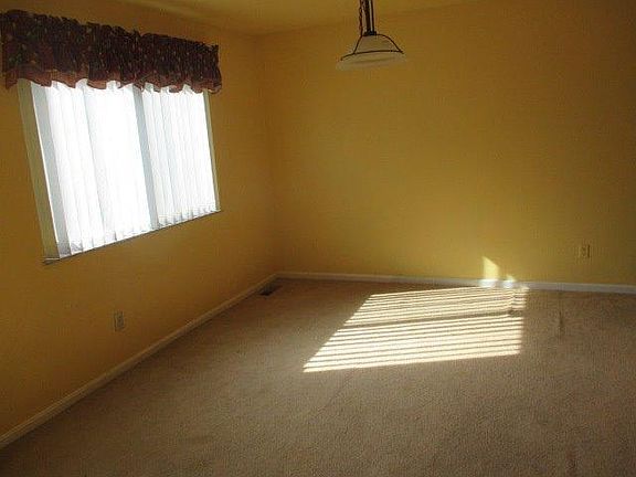 4th image of 174 Stillmeadow Dr