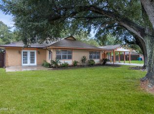 1003 Martin St, Pascagoula, MS 39581