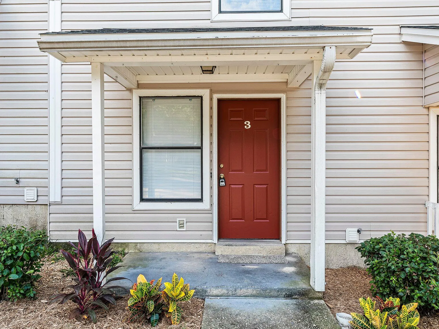2 bed, 1.5 bath, 1088 sqft, $1,800 — Photo 2
