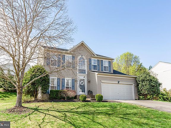 3rd image of 3812 Carlyle Ct