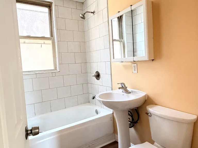 4334 S Western Ave #2 — Photo 6