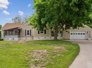 111 12th Ave NE, Independence, IA 50644