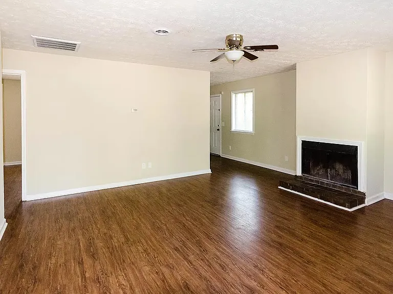 111 Langford Ct #111 — Photo 4