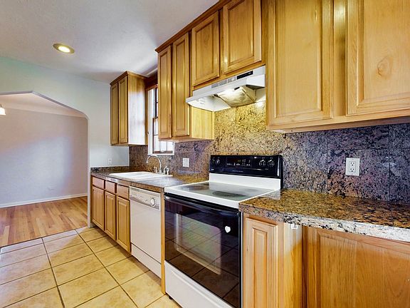 4th image of 3317 N Saint Paul St
