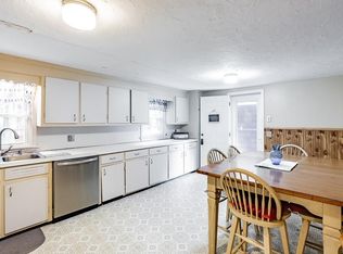 26 Winding Ln, Springfield, MA 01118