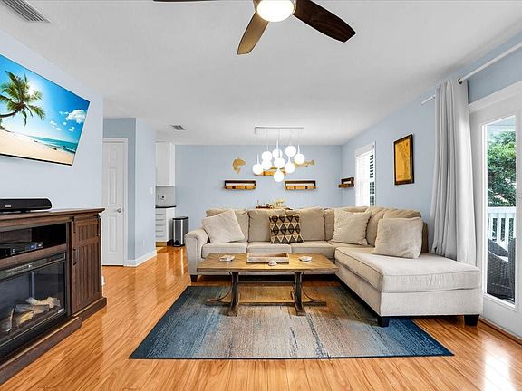 5th image of 101 Pompano Dr SE APT C