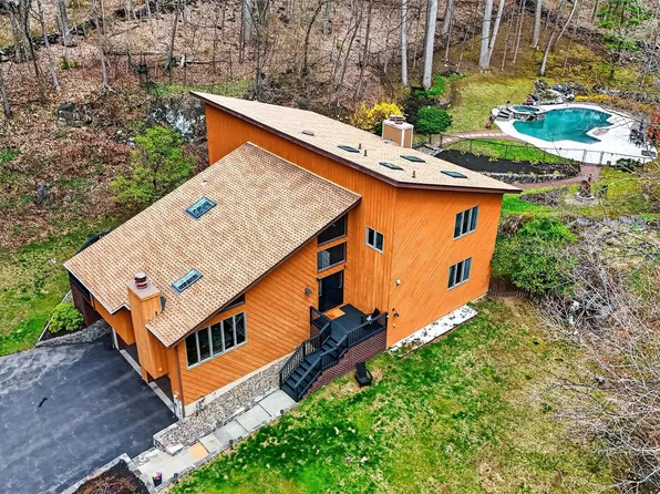 57 Chester Court, Cortlandt Manor, NY 10567