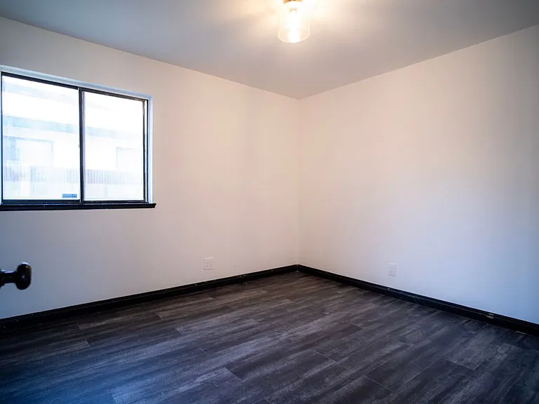 837 Sunrise Ct — Photo 17