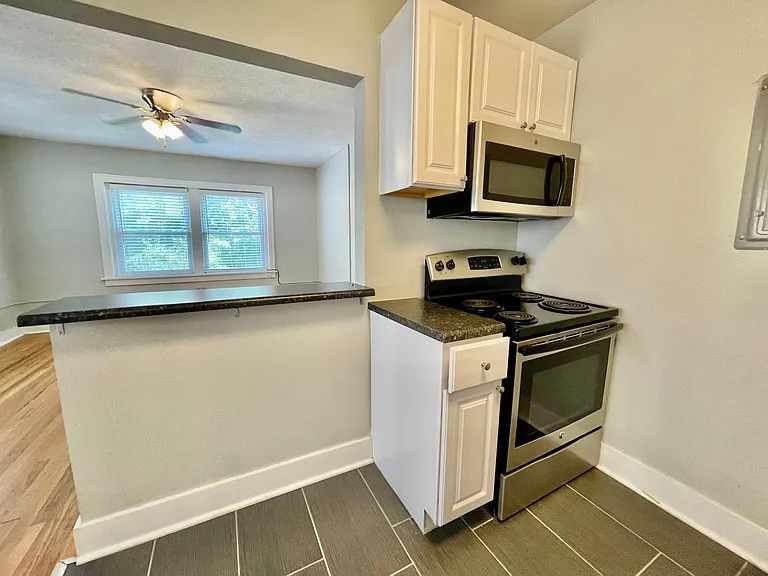 3715 Summit St #303 — Photo 8