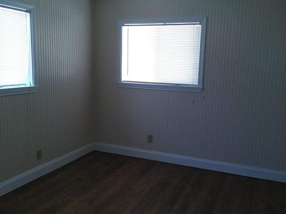 4th image of 329 N Middle St APT 6