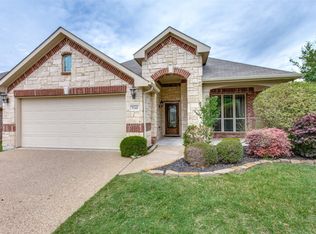 5240 Smokey Ridge Dr, Fort Worth, TX 76123