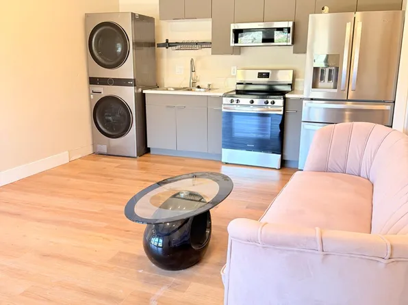 1565 Nautilus St #A, La Jolla, CA 92037