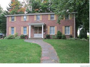 14 Crescent Dr, Akron, NY 14001