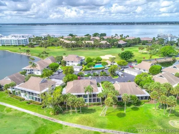 319 NE Golfview Cir #319, Stuart, FL 34996