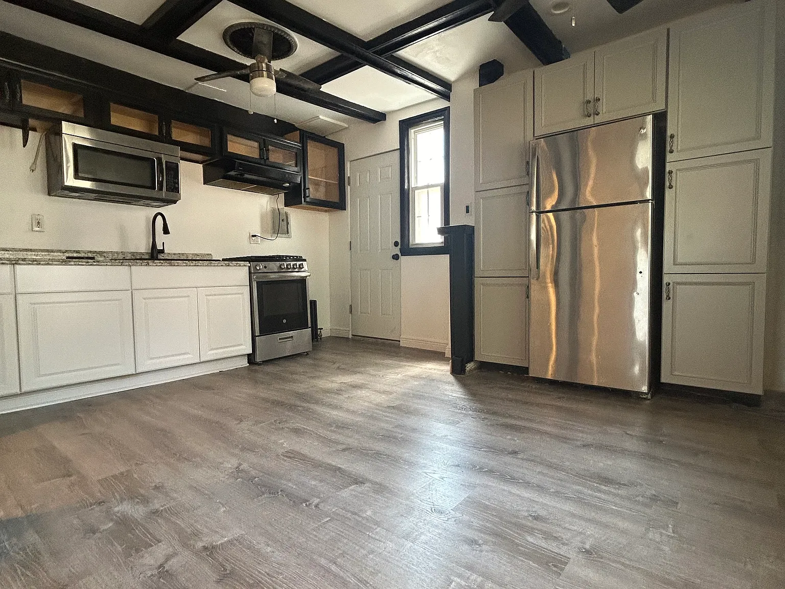 2 bed, 784 sqft, $1,800 — Photo 4