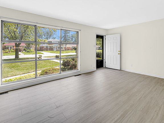3rd image of 1366 Gordon Ave
